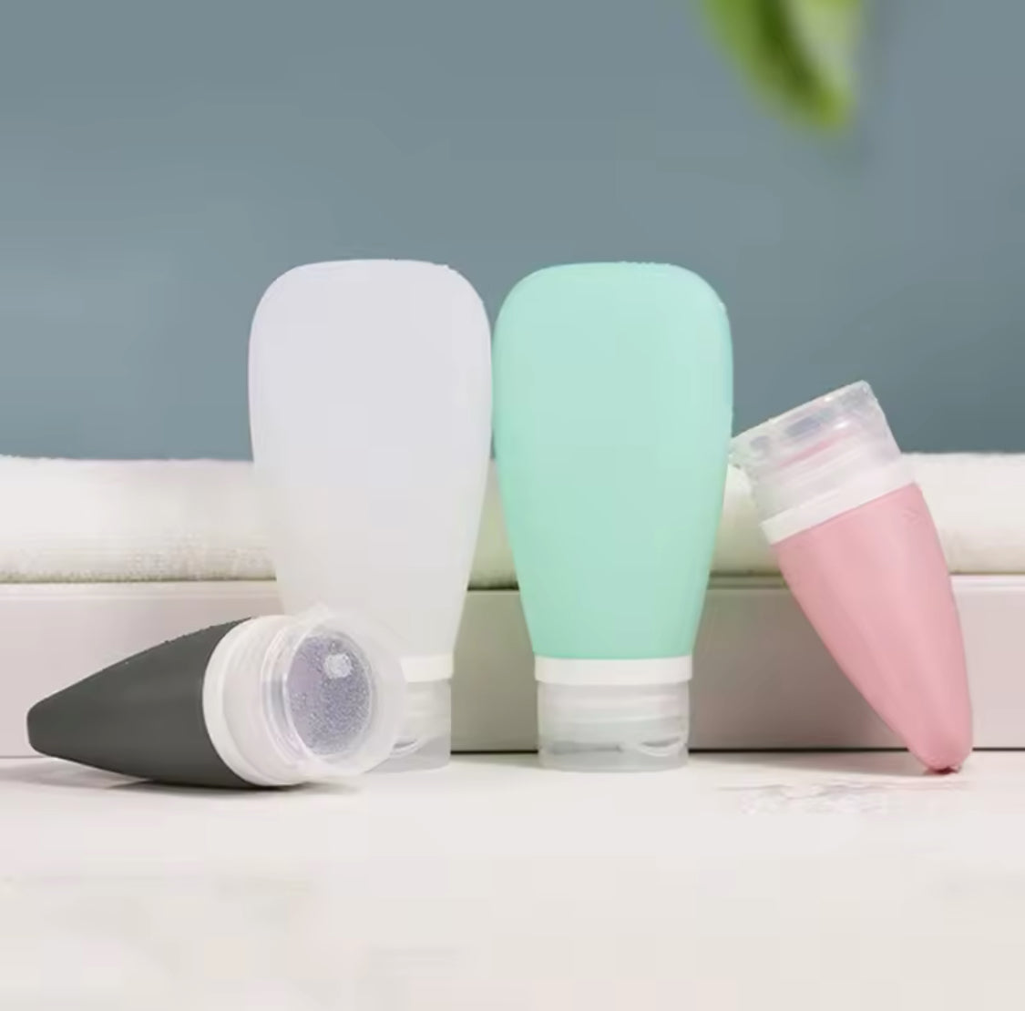 Silicone Refillable Travel Bottle, Portable Leakproof Shampoo Bottle, Container Squeeze Tube Empty Bottle Silicone Refillable Travel Bottle, Portable Leakproof Shampoo Bottle, Container Squeeze Tube Empty Bottle